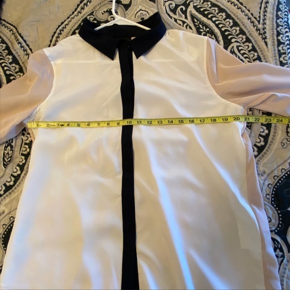 DKNY  Colorblock Sateen Blouse NWOT - Picture 3 of 5